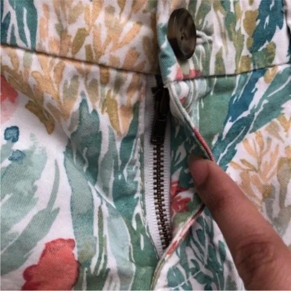 Old Navy Beachy Cotton Shorts - Picture 2 of 7